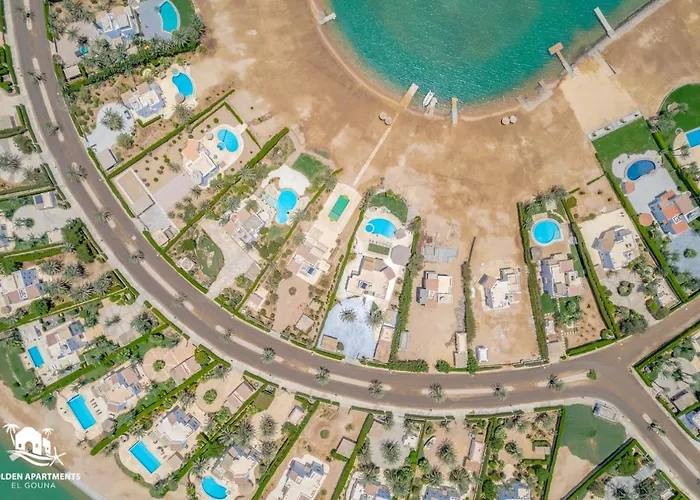 White Villa 4 Bedrooms & Private Heated Pool, Jacuzzi & Lagoon Views In Phase 4, El Gouna فيلة *