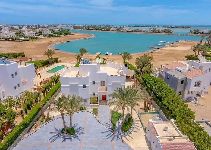 White Villa 4 Bedrooms & Private Heated Pool, Jacuzzi & Lagoon Views In Phase 4, El Gouna الغردقة