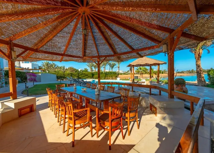 White Villa 4 Bedrooms & Private Heated Pool, Jacuzzi & Lagoon Views In Phase 4, El Gouna * الغردقة