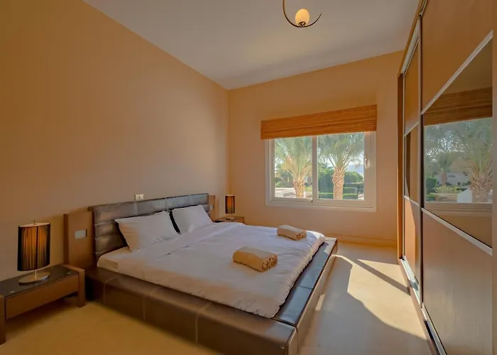 White Villa 4 Bedrooms & Private Heated Pool, Jacuzzi & Lagoon Views In Phase 4, El Gouna الغردقة
